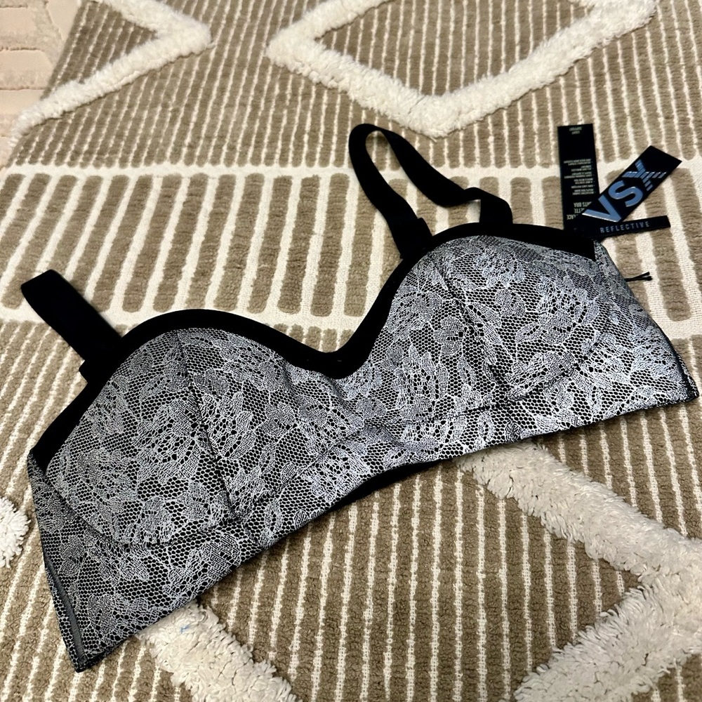 Victoria’s Secret Glow Reflective Lace Balconette Sports Bra